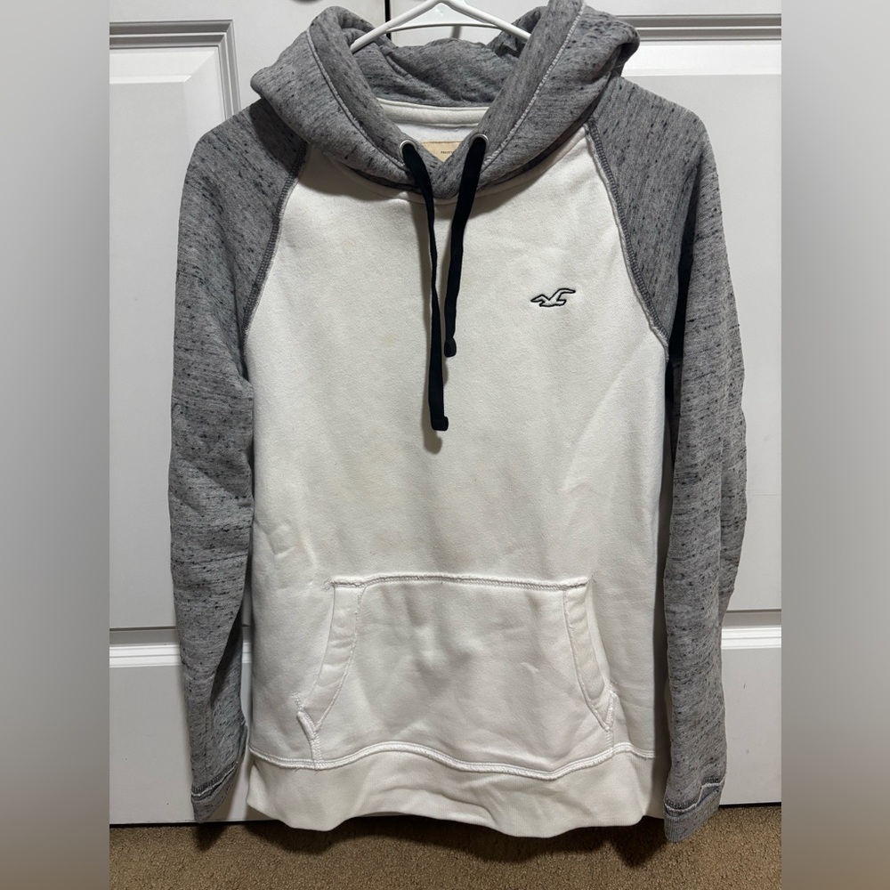 Hollister white sweatshirt size small